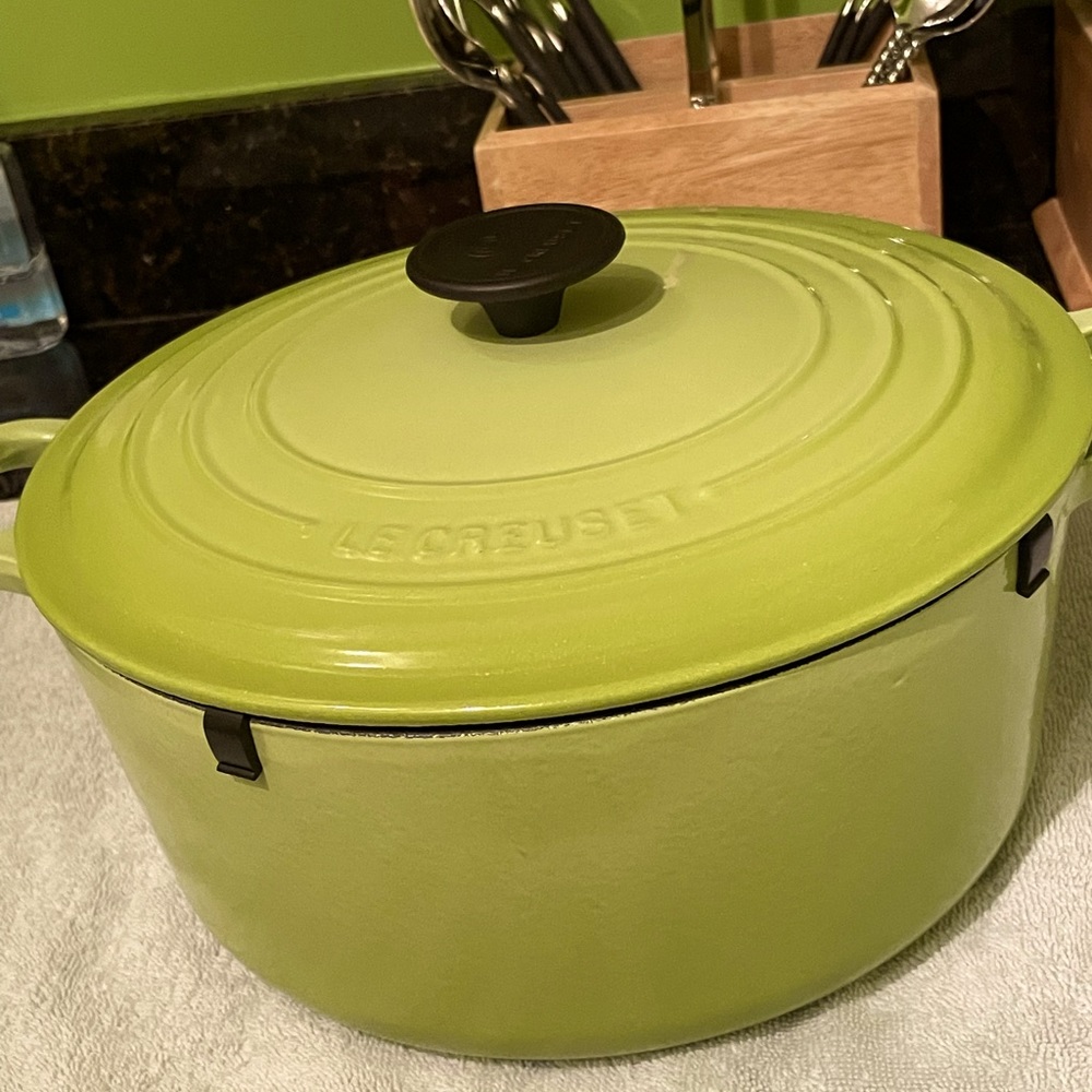 NWOT Le Creuset Dutch oven 5.5 qt